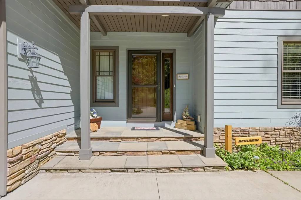 7352 Hallridge Drive NE Grattan Township MI 48809
