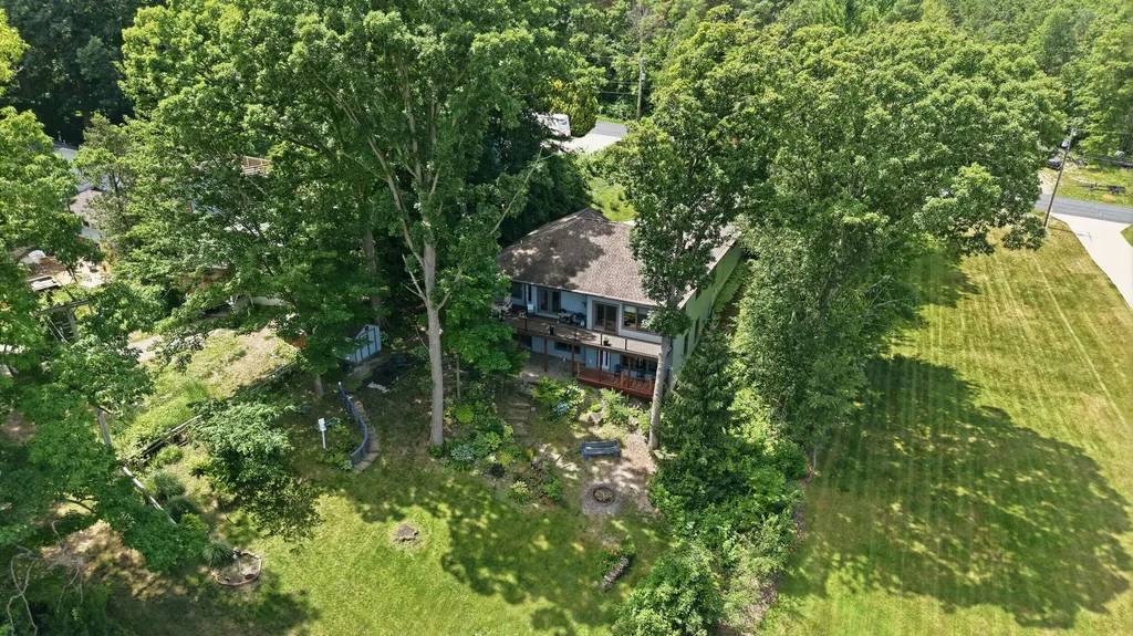 7352 Hallridge Drive NE Grattan Township MI 48809