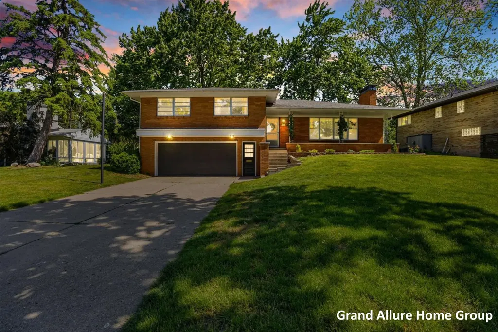 549 Sligh Boulevard NE Grand Rapids City MI 49505