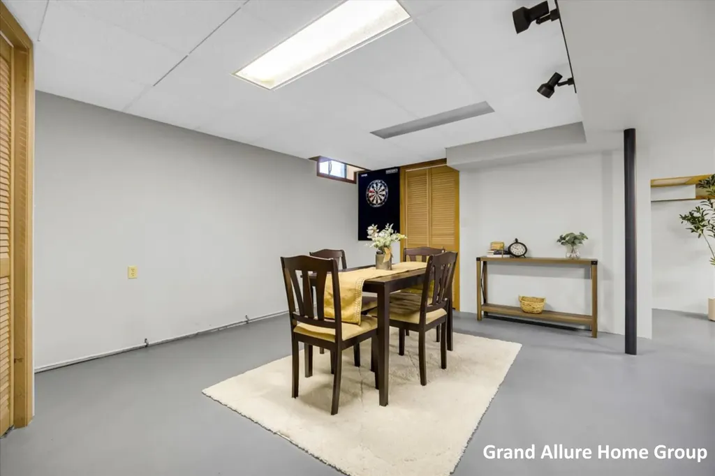 549 Sligh Boulevard NE Grand Rapids City MI 49505