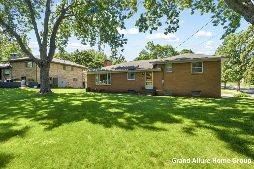 549 Sligh Boulevard NE Grand Rapids City MI 49505