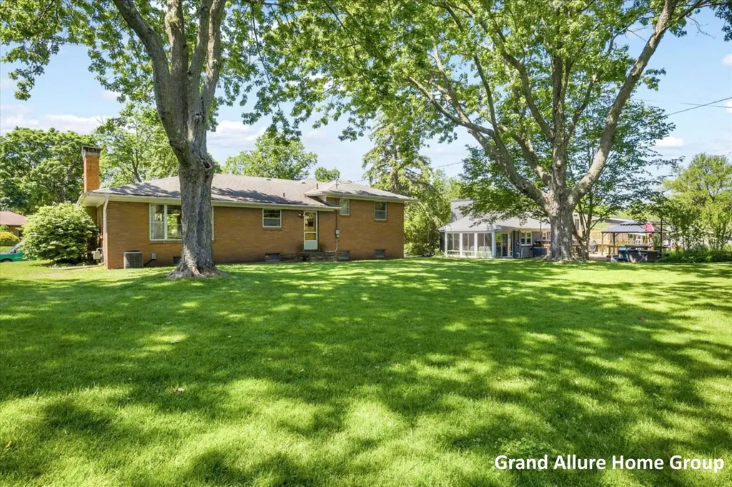 549 Sligh Boulevard NE Grand Rapids City MI 49505
