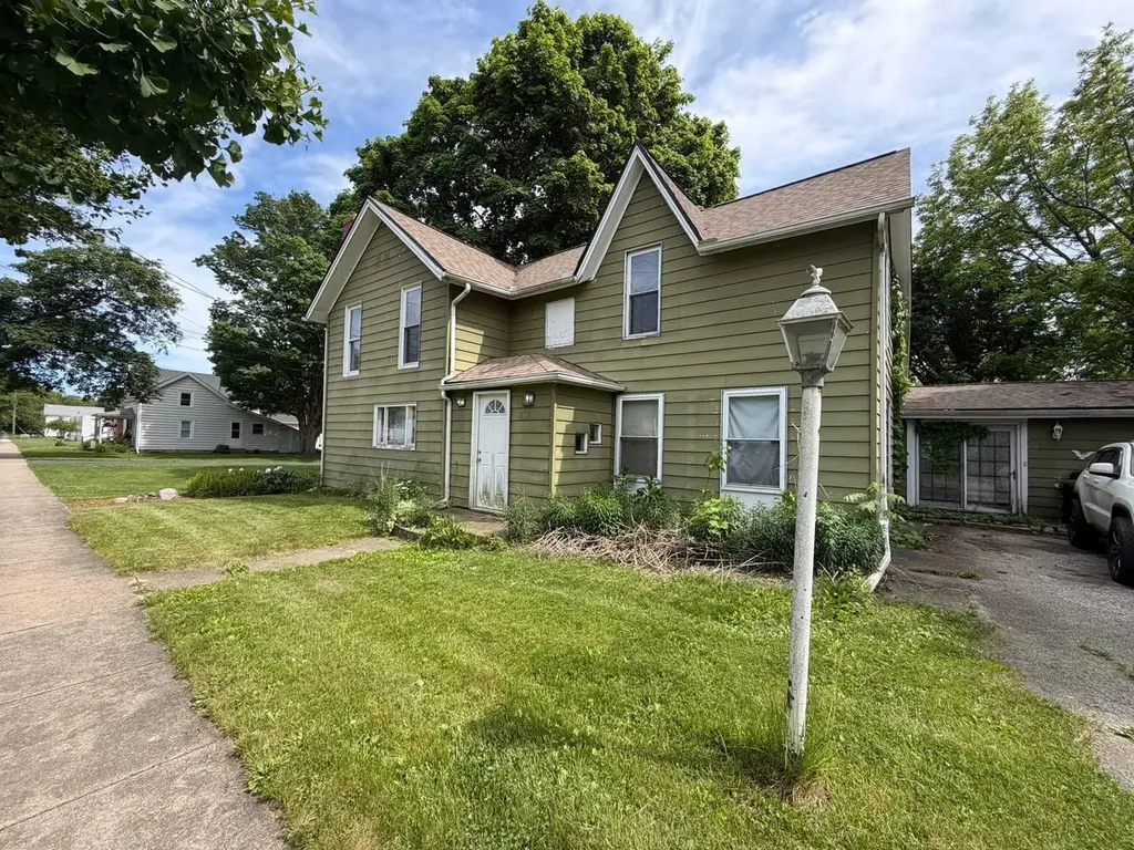831 W Hanover Street Marshall City MI 49068