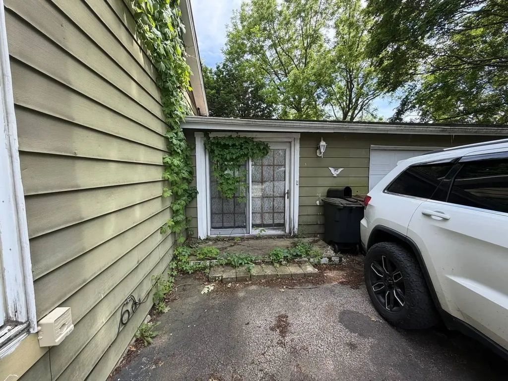 831 W Hanover Street Marshall City MI 49068