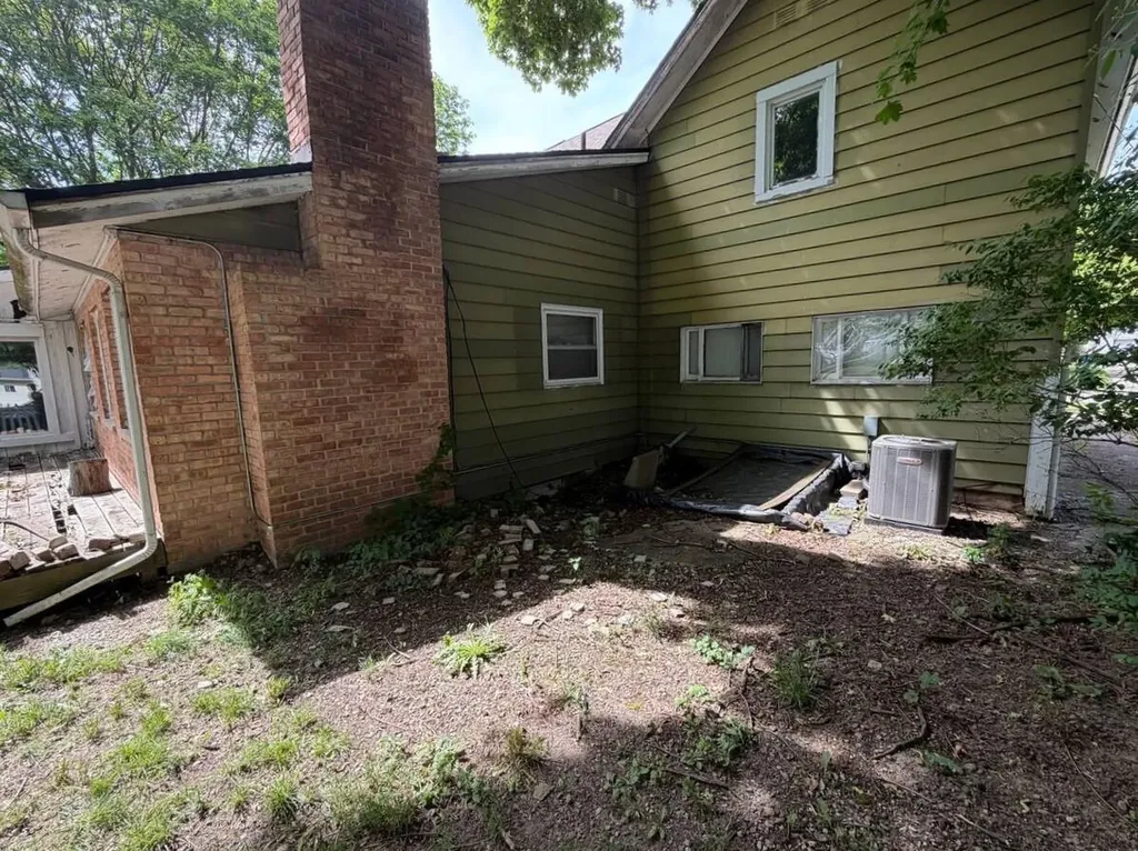 831 W Hanover Street Marshall City MI 49068