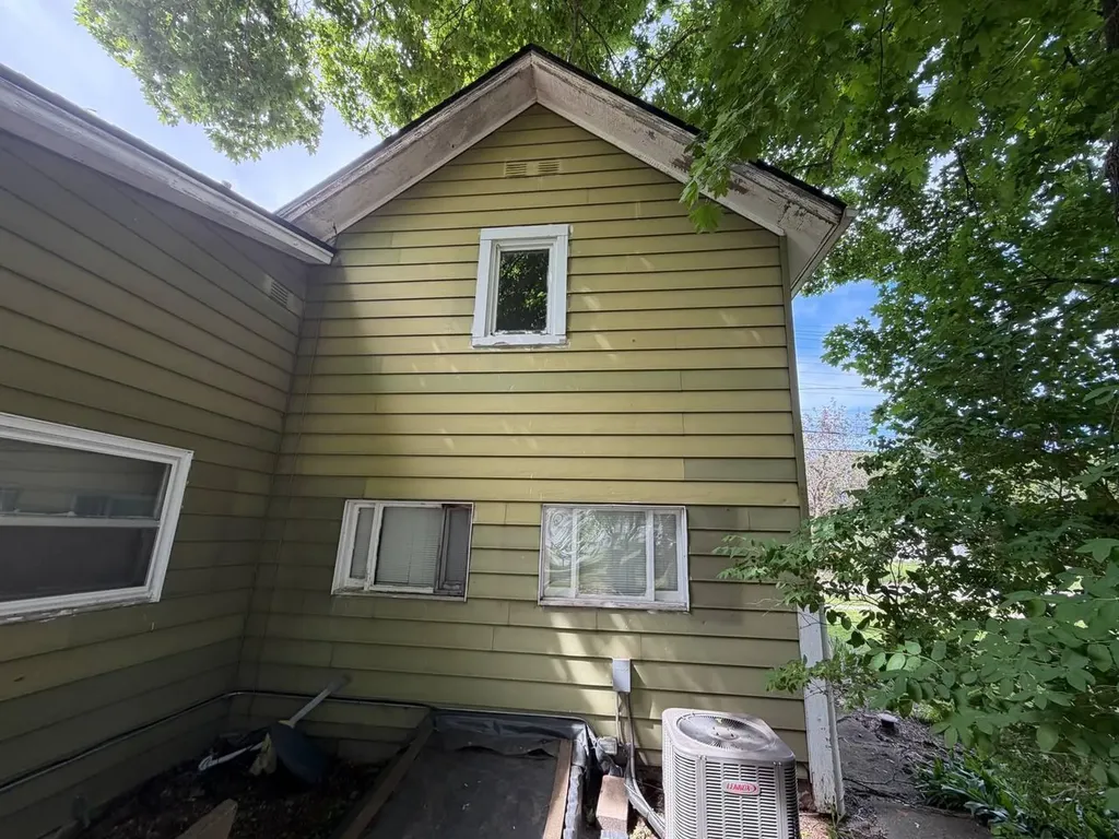 831 W Hanover Street Marshall City MI 49068