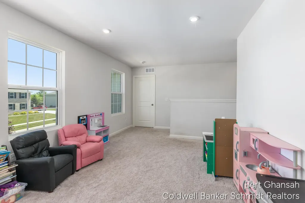 8376 N Oaks Court Grand Blanc Charter Township MI 48439