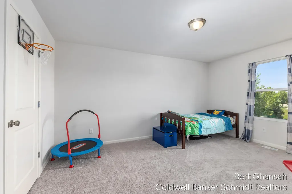 8376 N Oaks Court Grand Blanc Charter Township MI 48439