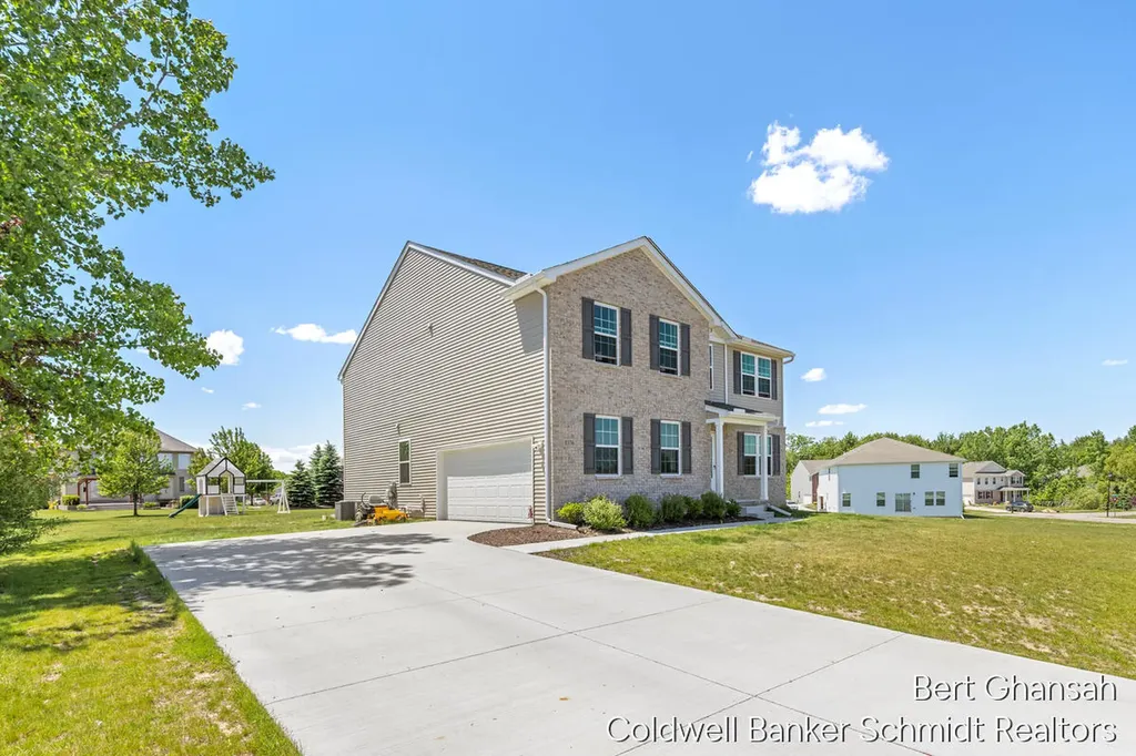 8376 N Oaks Court Grand Blanc Charter Township MI 48439