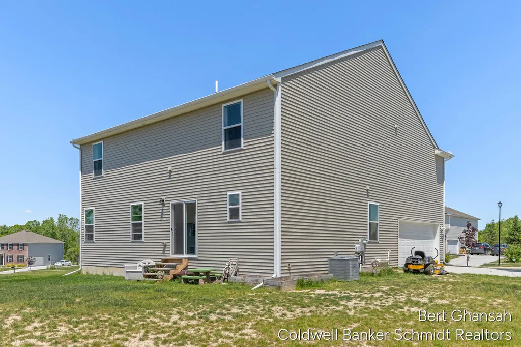 8376 N Oaks Court Grand Blanc Charter Township MI 48439