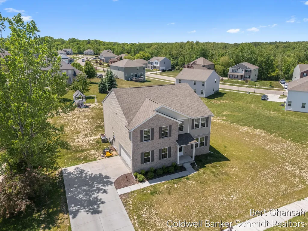 8376 N Oaks Court Grand Blanc Charter Township MI 48439