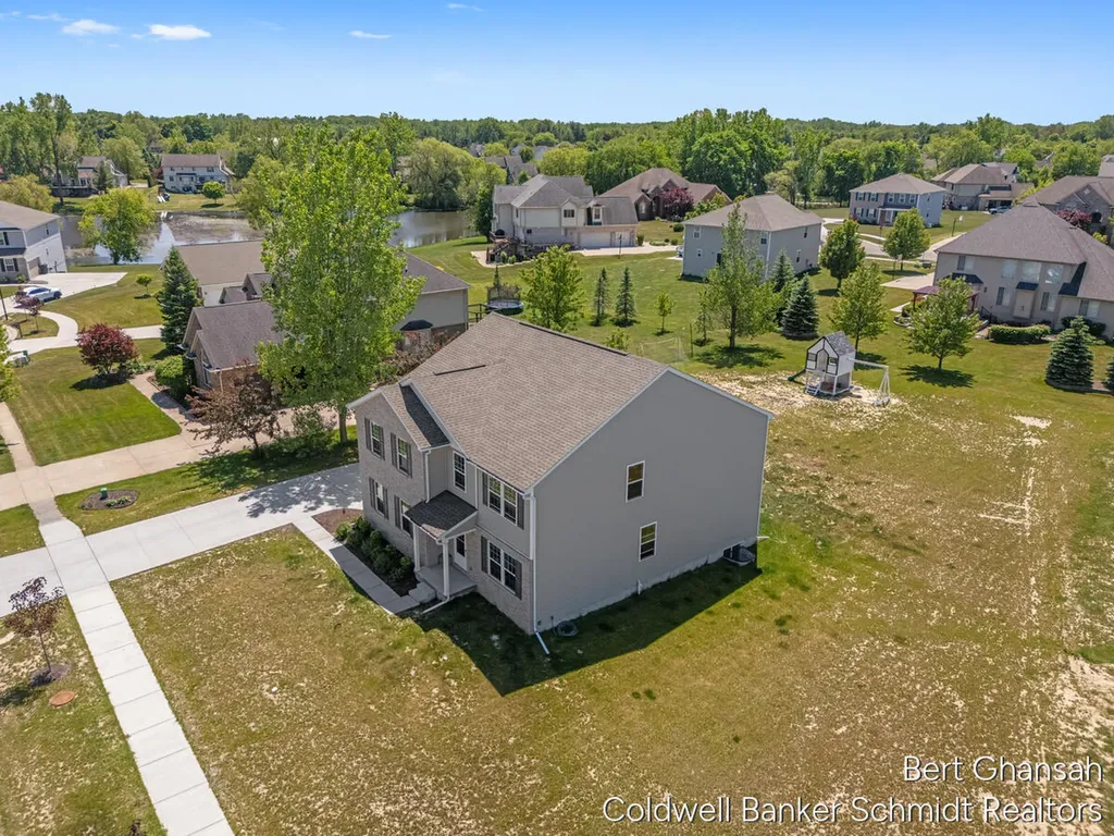 8376 N Oaks Court Grand Blanc Charter Township MI 48439