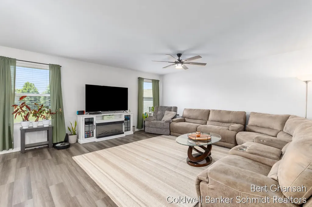 8376 N Oaks Court Grand Blanc Charter Township MI 48439