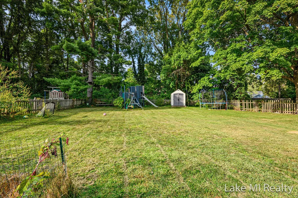 426 W Bridge Street Plainwell City MI 49080