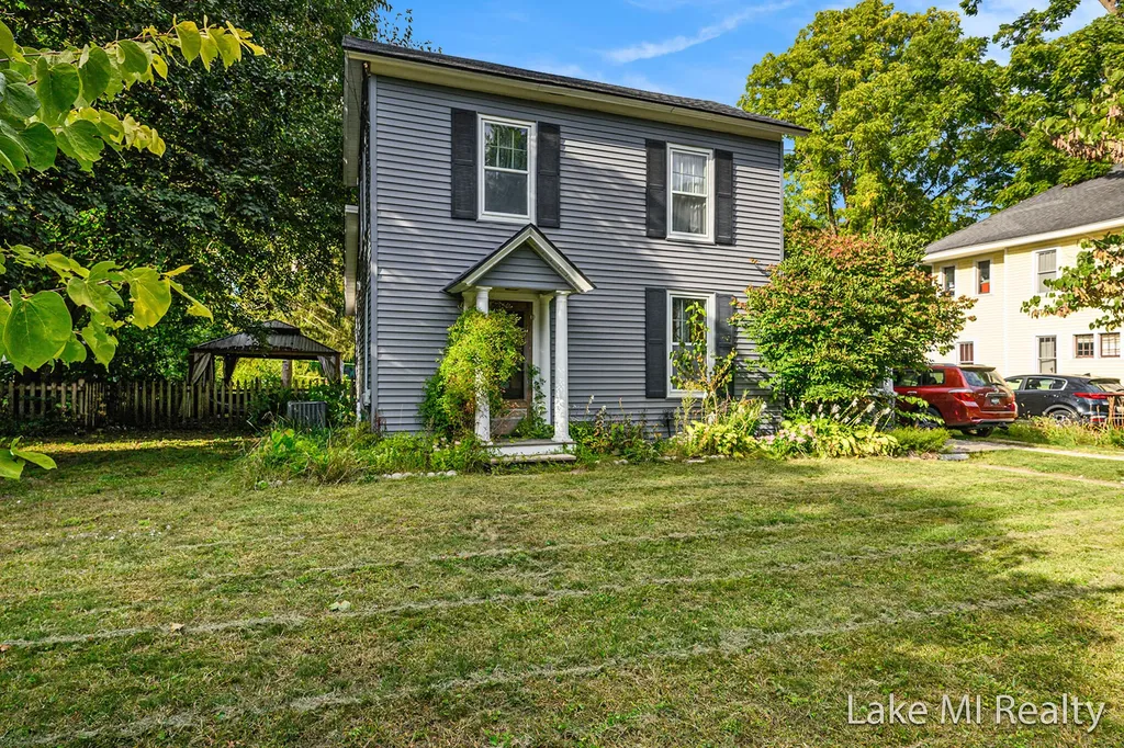 426 W Bridge Street Plainwell City MI 49080