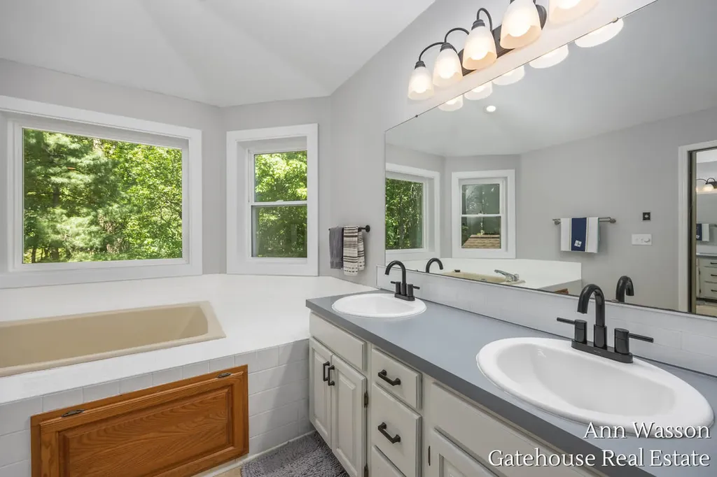 6007 Arroyo Vista Drive NE Cannon Township MI 49341