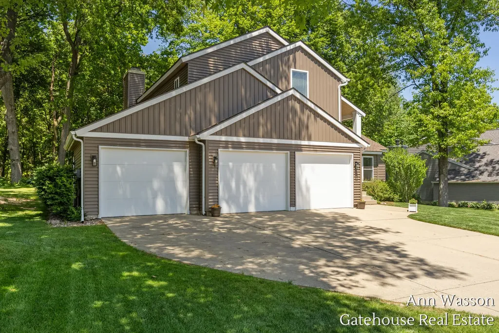 6007 Arroyo Vista Drive NE Cannon Township MI 49341