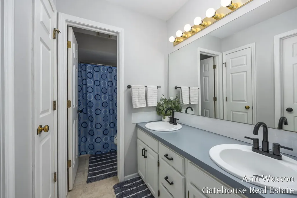 6007 Arroyo Vista Drive NE Cannon Township MI 49341