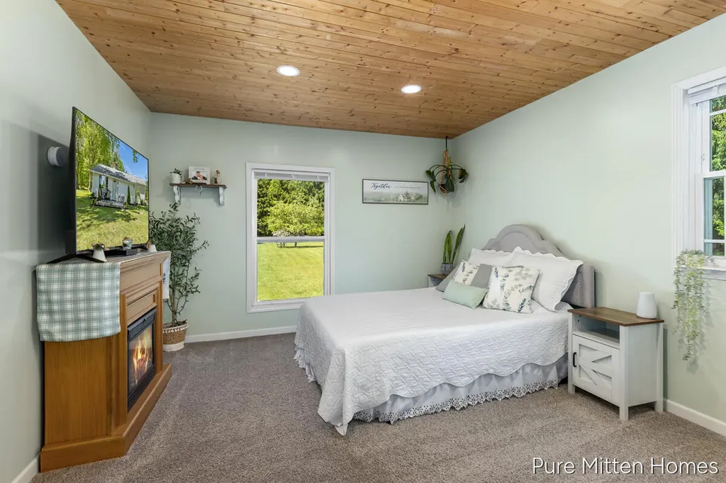 5234 S Johnson Road Montcalm Township MI 48838