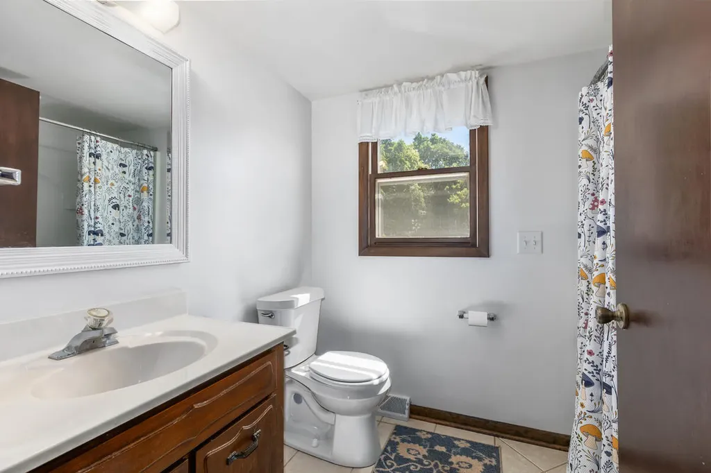 1114 48th Avenue Jamestown Charter Township MI 49426