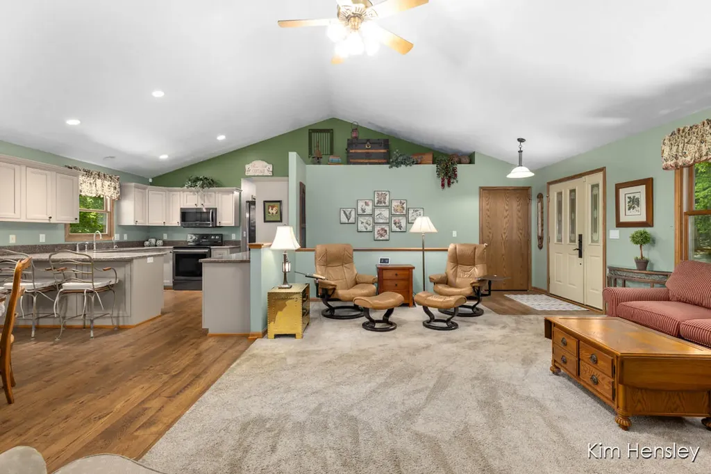 8160 Oakview Ridge Drive NE Cannon Township MI 49341