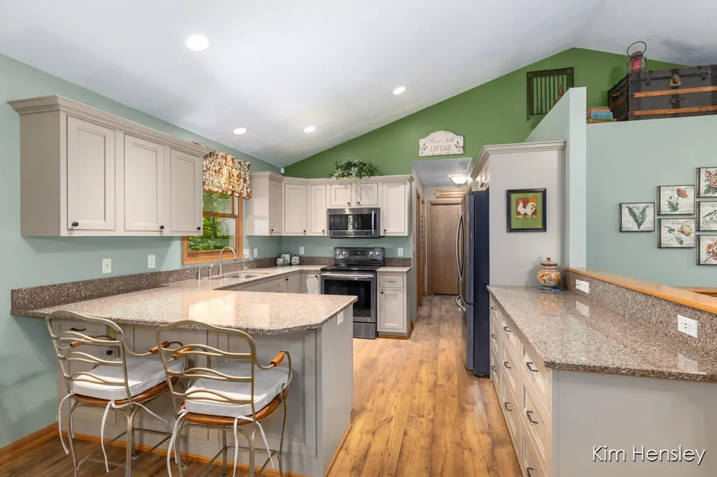 8160 Oakview Ridge Drive NE Cannon Township MI 49341