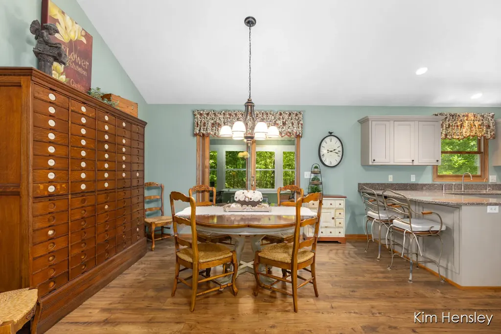 8160 Oakview Ridge Drive NE Cannon Township MI 49341