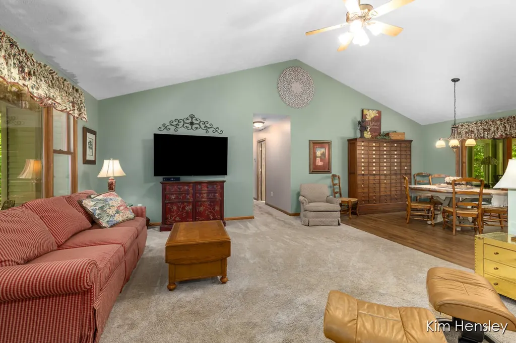 8160 Oakview Ridge Drive NE Cannon Township MI 49341