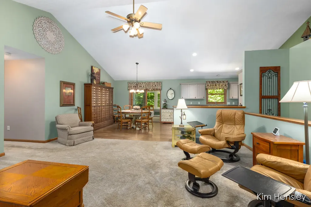 8160 Oakview Ridge Drive NE Cannon Township MI 49341