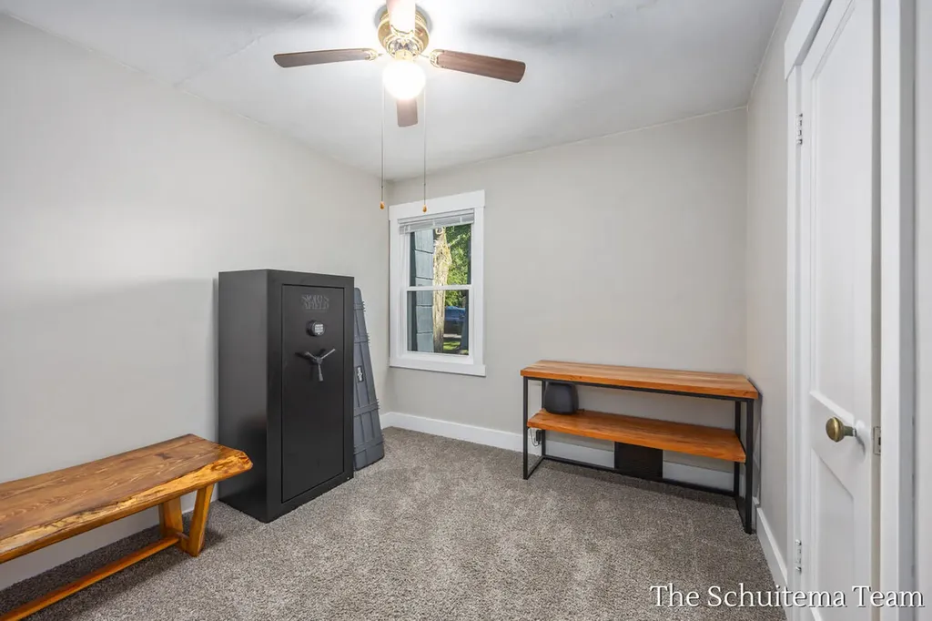 640 E 11th Street Holland City MI 49423