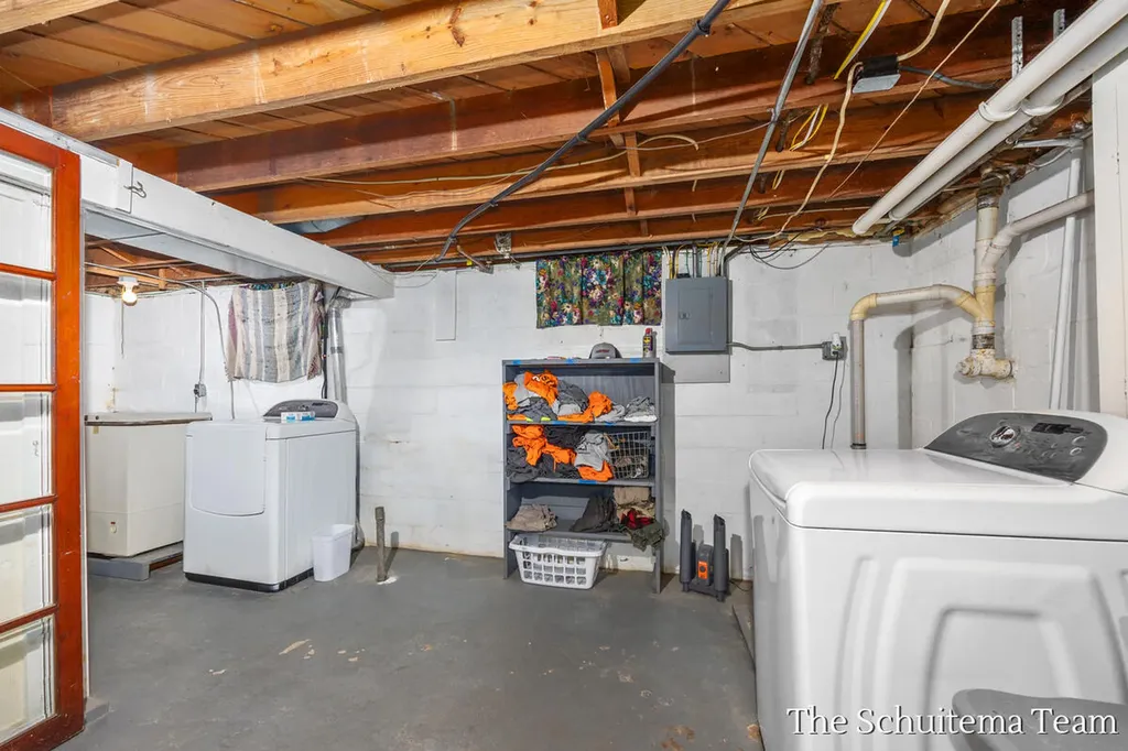 640 E 11th Street Holland City MI 49423