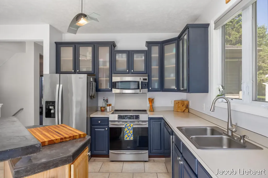 5300 Stone Briar Court SE Kentwood City MI 49512