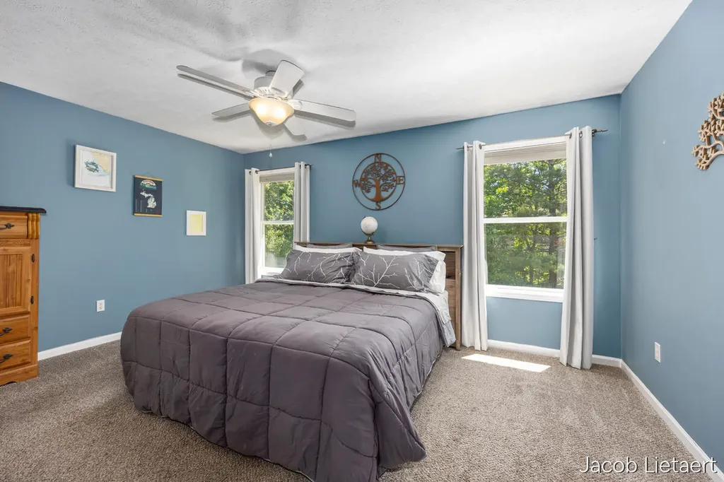 5300 Stone Briar Court SE Kentwood City MI 49512