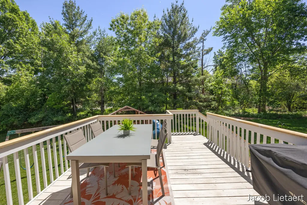 5300 Stone Briar Court SE Kentwood City MI 49512