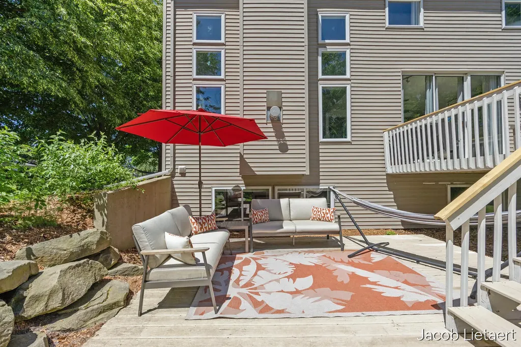 5300 Stone Briar Court SE Kentwood City MI 49512