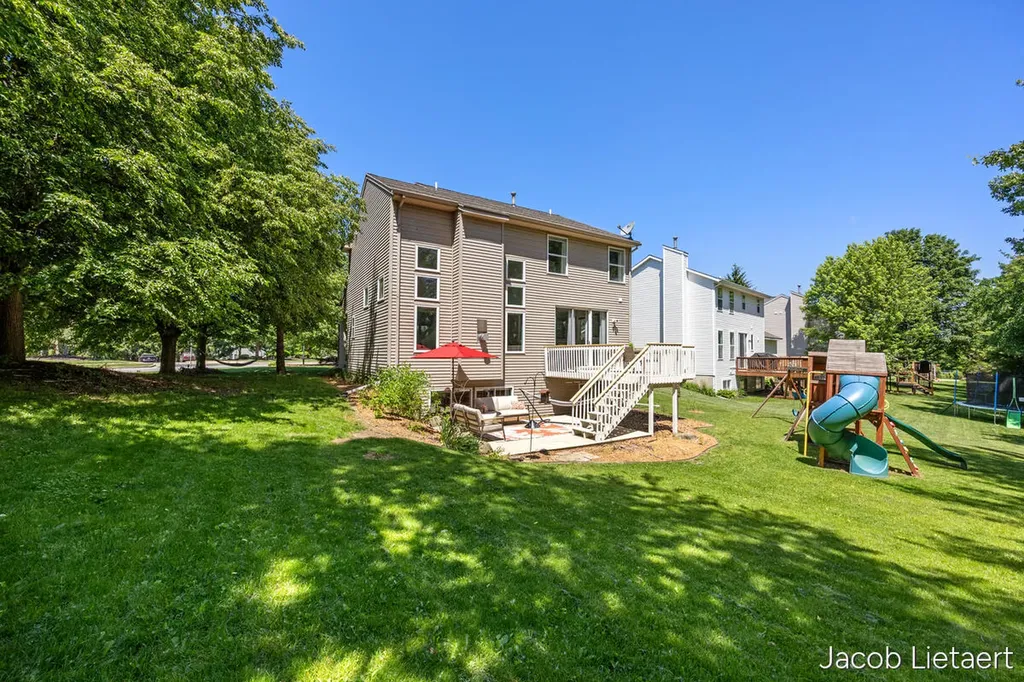5300 Stone Briar Court SE Kentwood City MI 49512