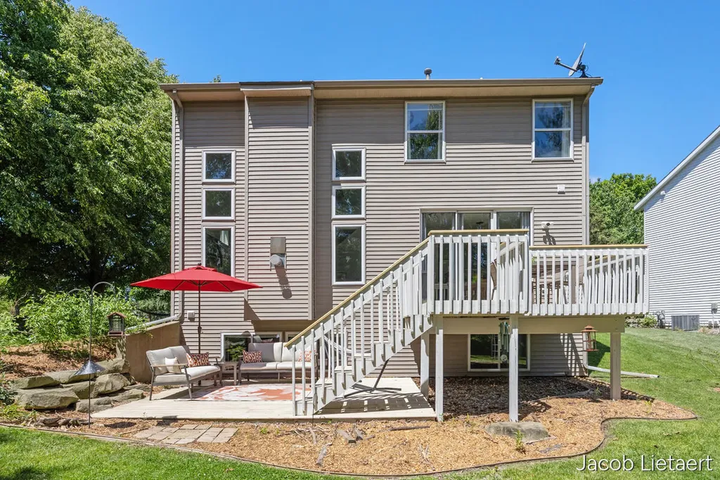 5300 Stone Briar Court SE Kentwood City MI 49512