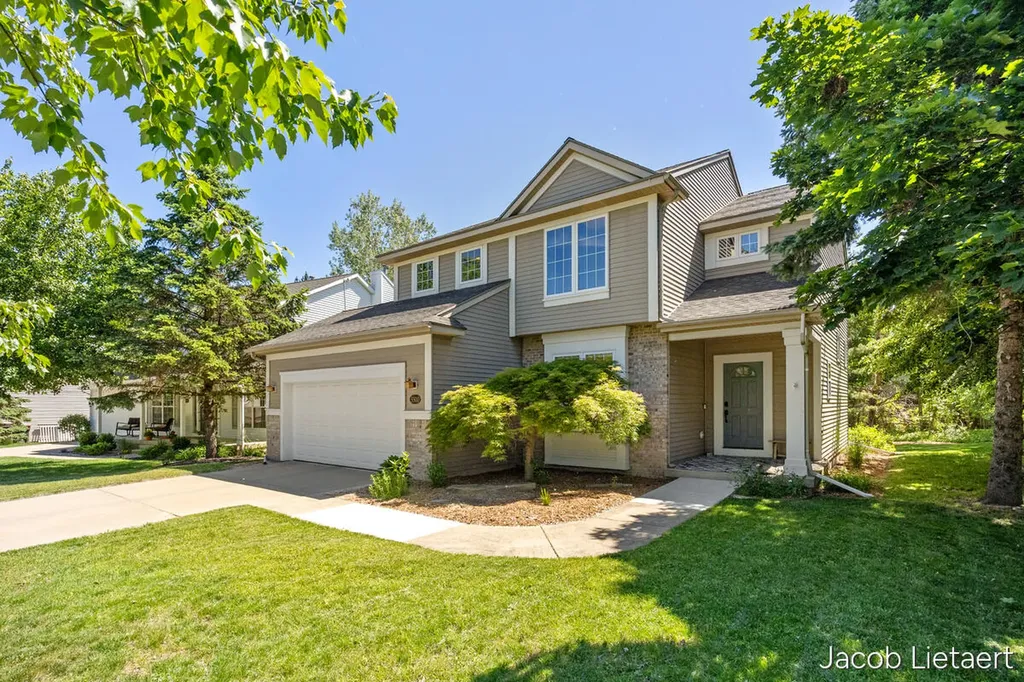 5300 Stone Briar Court SE Kentwood City MI 49512