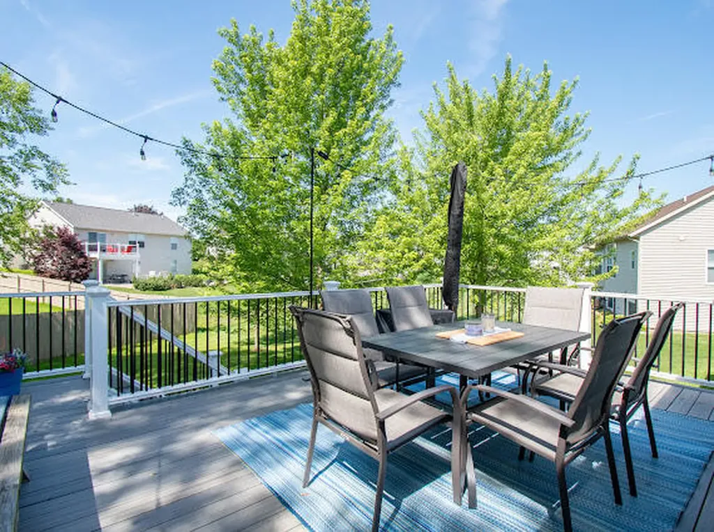 8713 Willow Creek Drive Georgetown Charter Township MI 49428