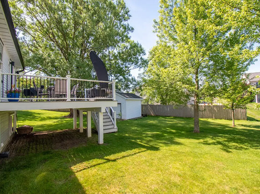 8713 Willow Creek Drive Georgetown Charter Township MI 49428