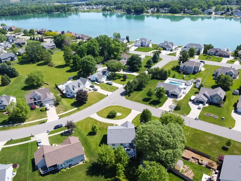 8713 Willow Creek Drive Georgetown Charter Township MI 49428