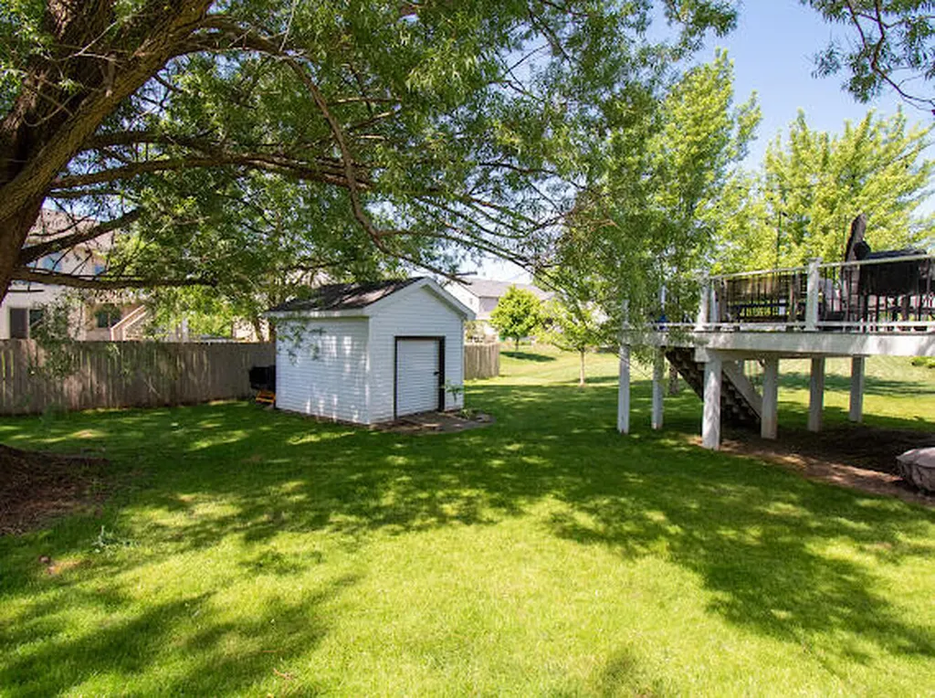 8713 Willow Creek Drive Georgetown Charter Township MI 49428