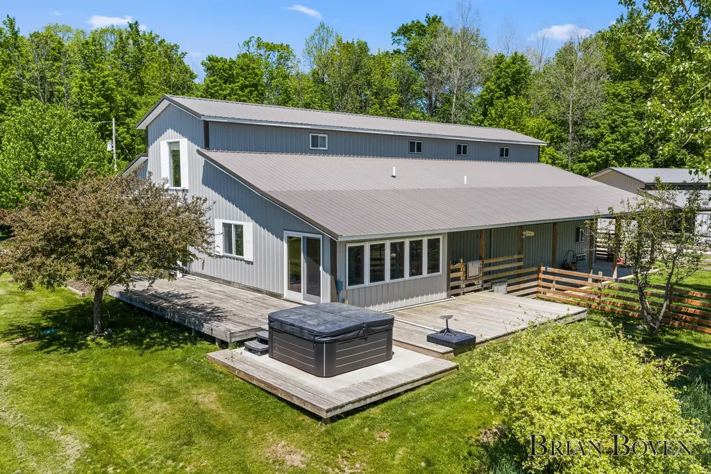 16444 210th Avenue Unknown City MI 49655
