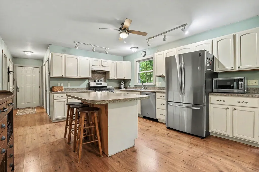 5767 Miranda Drive Montcalm Township MI 48838