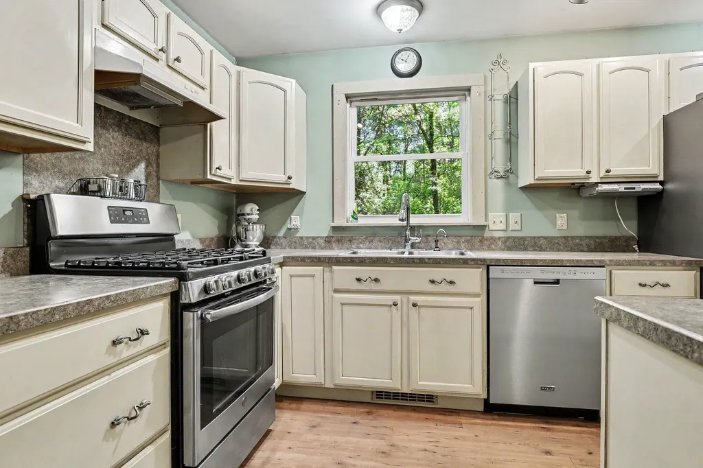 5767 Miranda Drive Montcalm Township MI 48838