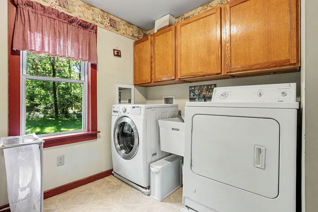 5767 Miranda Drive Montcalm Township MI 48838