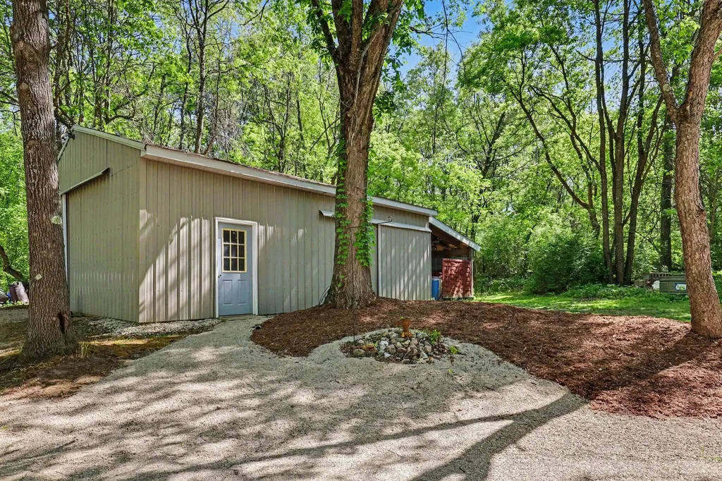 5767 Miranda Drive Montcalm Township MI 48838