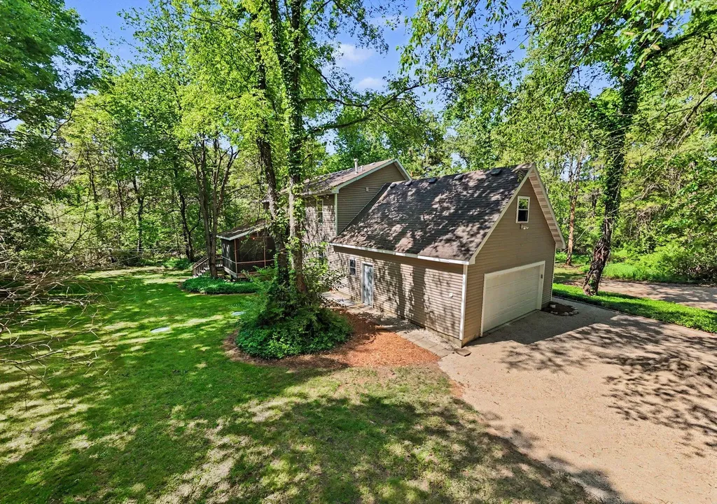 5767 Miranda Drive Montcalm Township MI 48838