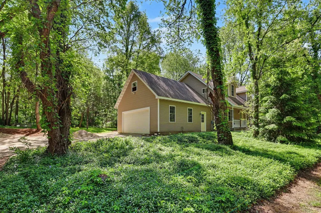 5767 Miranda Drive Montcalm Township MI 48838
