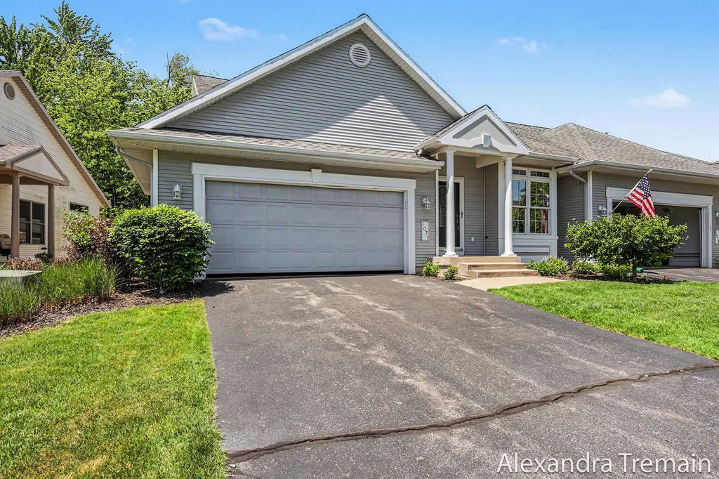 1071 Kensington Street NW Walker City MI 49534